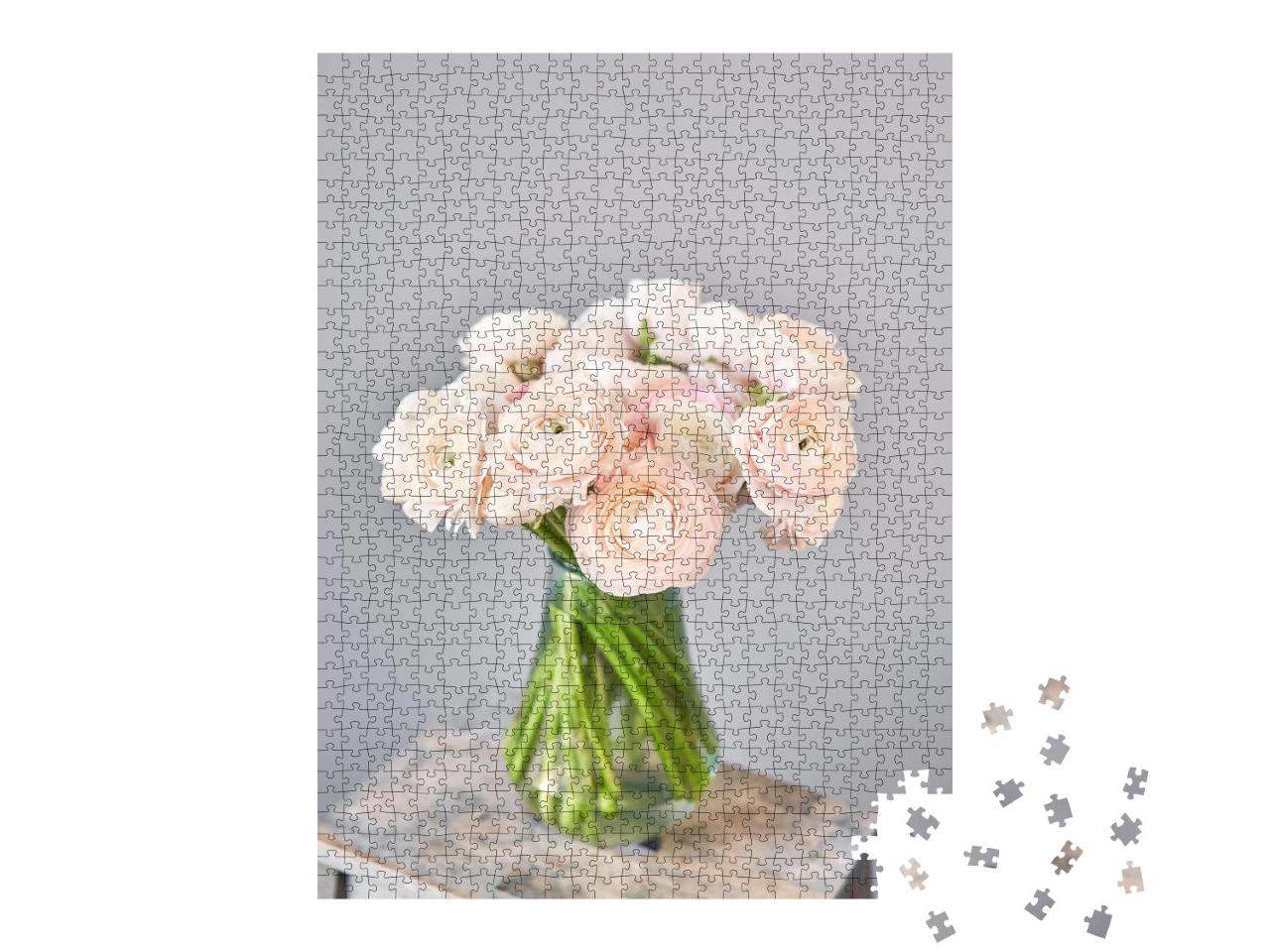 Puzzle 1000 Teile „Frühlingsblumen rosa Ranunkel und Hahnenfuß“