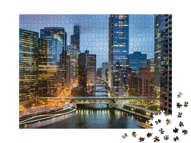 Puzzle 1000 Teile „Skyline von Chicago, aufgenommen am Wolf Point an einem bewölkten Abend“