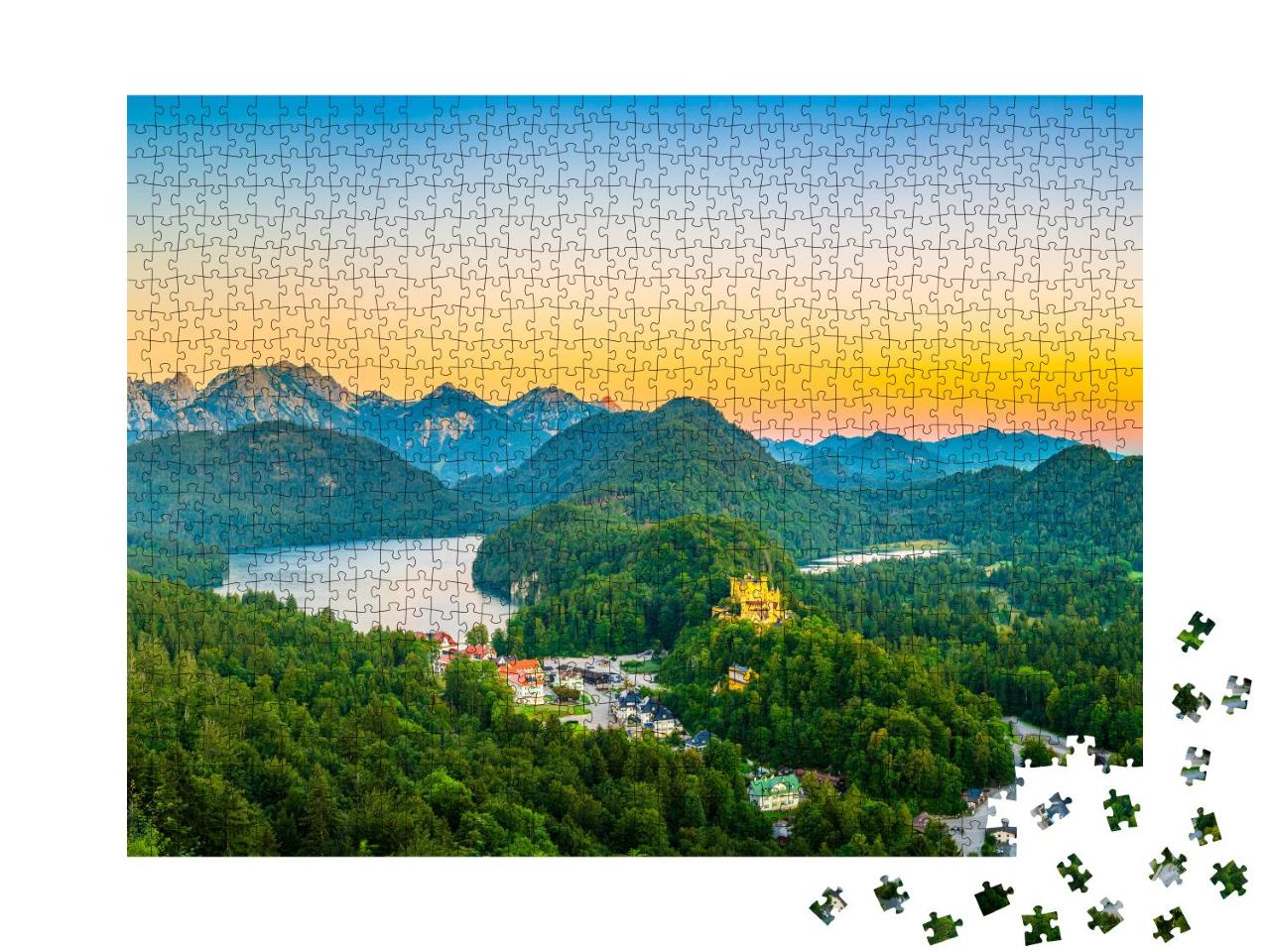 Puzzle 1000 Teile „Alpsee mit Schloss Hohenschwangau bei Sonnenaufgang, Bayern, Deutschland“