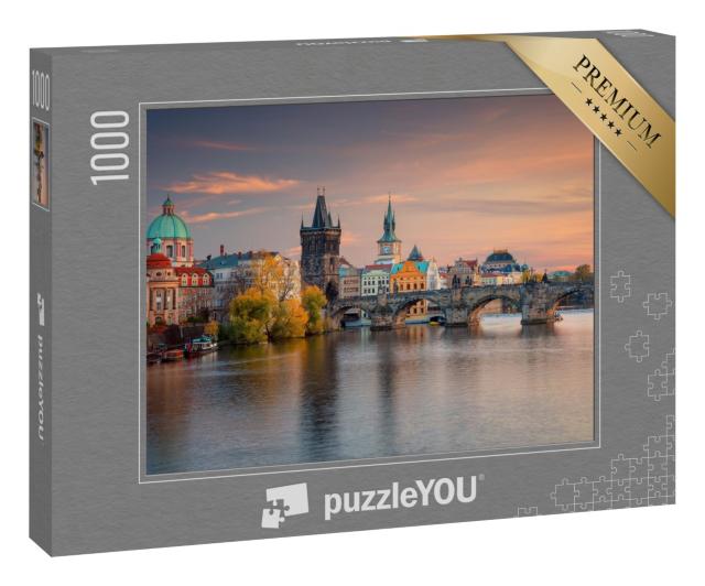 Puzzle 1000 Teile „Prag, Tschechische Republik: Die berühmte Karlsbrücke im Sonnenuntergang“