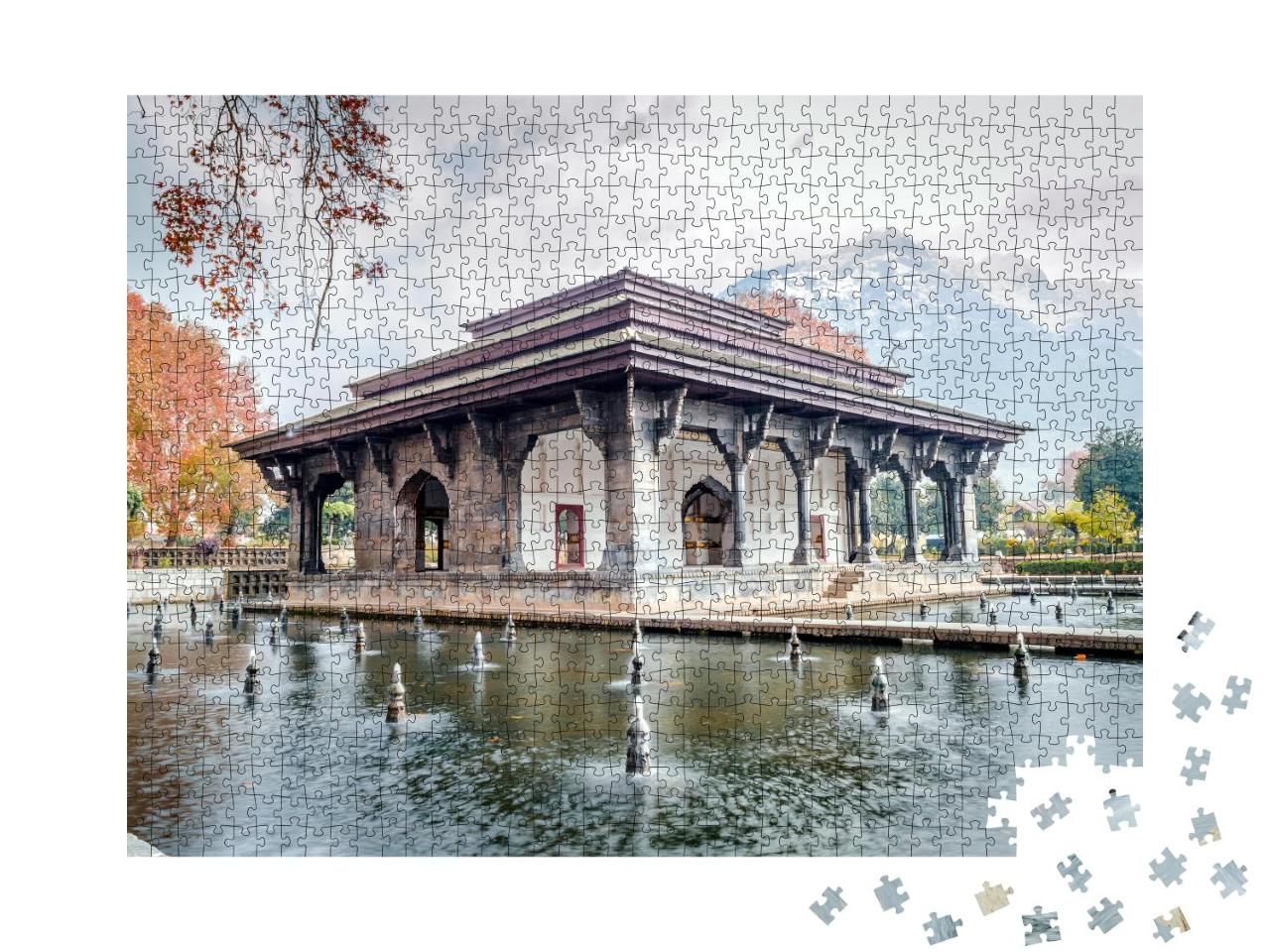 Puzzle 1000 Teile „Mughal Heritage Building im Shalimar Bagh Garten von Kaschmir“