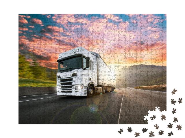 Puzzle 1000 Teile „Weißer LKW mit Container auf der Autobahn, Frachttransport“