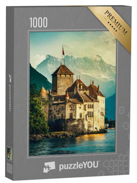 Puzzel 1000 stukjes „Idyllische zonsondergang bij het kasteel van Chillon en de Mont Blanc aan het Meer van Genève“