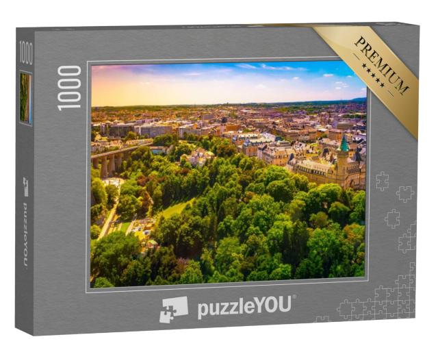 Puzzel 1000 stukjes „Panoramisch uitzicht op Luxemburg vanuit de lucht in de zomer“