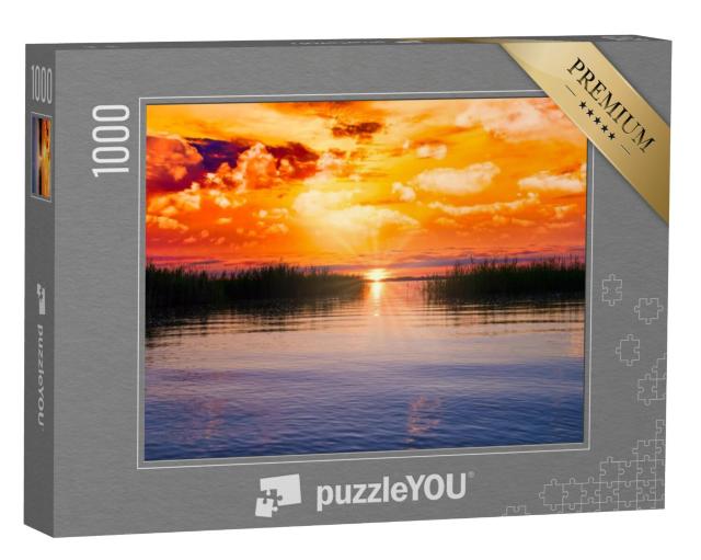 Puzzel 1000 stukjes „Gloeiende zonsondergang over de Chiemsee in Beieren, Duitsland“