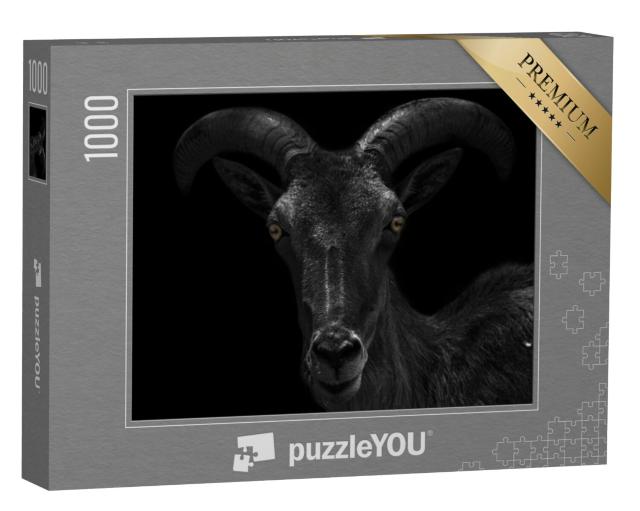 Puzzel 1000 stukjes „Close-up van een donkere steenbok“