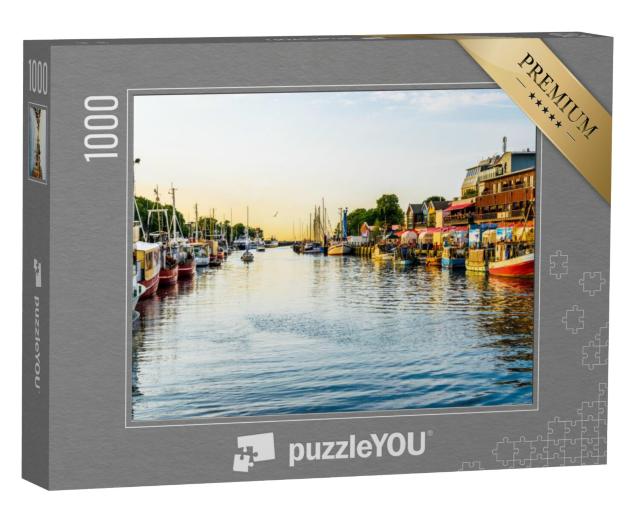 Puzzel 1000 stukjes „Kanaal met schepen en de Oostzee in Warnemünde, Rostock, Duitsland“