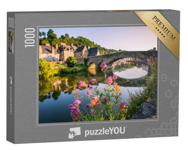 Puzzel 1000 stukjes „Middeleeuwse brug en stenen huizen aan de rivier de Rance, Bretagne, Frankrijk“