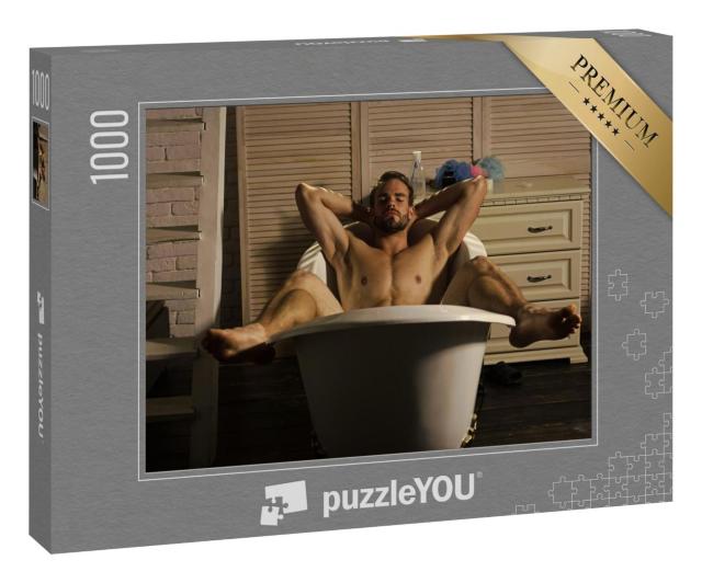 Puzzle 1000 Teile „Sexy: Entspannter Mann in der Badewanne“