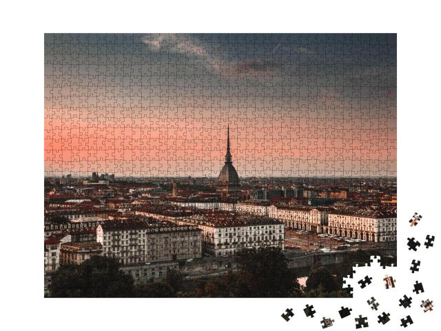 Puzzle 1000 Teile „Die Stadt Turin, ein Blick von der Spitze des Berges, Italien “
