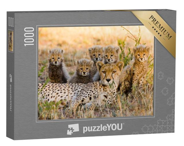 Puzzel 1000 stukjes „Cheetah moeder en haar welpen op de savanne, Kenia“