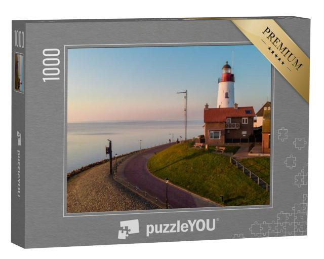 Puzzel 1000 stukjes „Zonsondergang bij de vuurtoren en haven van Urk“