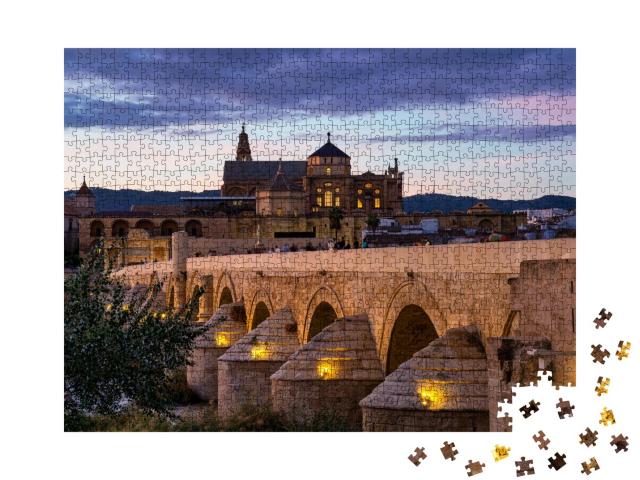 Puzzle 1000 Teile „Mezquita und Puente Romano bei Nacht, Córdoba, Andalusien “