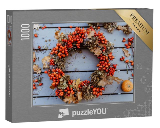 Puzzel 1000 stukjes „Herfstdeurkrans gemaakt van kleurrijke bloemen en rozenbottels“