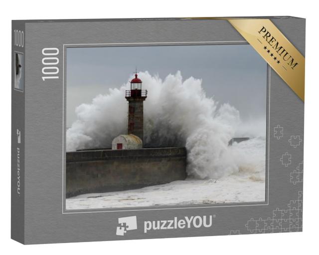 Puzzel 1000 stukjes „Golven slaan over een vuurtoren“