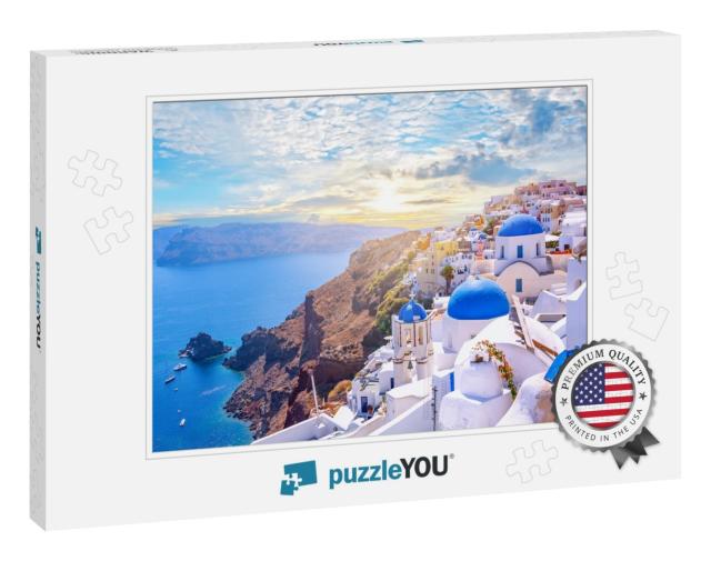Beautiful Oia Town on Santorini Island, Greece. Tradition... Jigsaw Puzzle