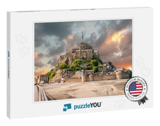 Panoramic View of Famous Le Mont Saint Michel with Sunset... Jigsaw Puzzle