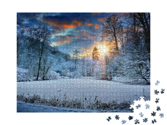 Puzzle 1000 Teile „Spektakulärer Sonnenuntergang über dem Winterwaldsee“