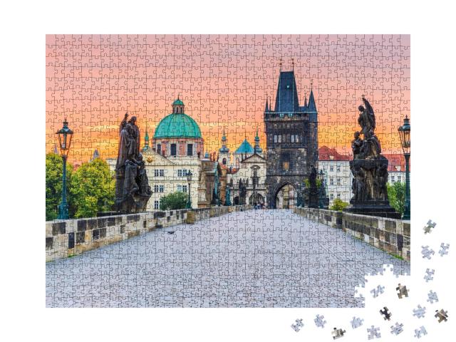 Puzzle 1000 Teile „Karlsbrücke und Altstädter Turm im Sonnenaufgang, Prag“