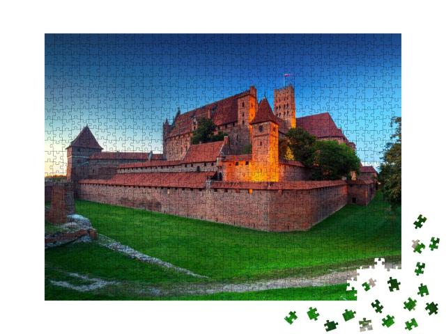 Puzzle 1000 Teile „Burg Malbork des Deutschen Ordens in der Abenddämmerung, Polen“