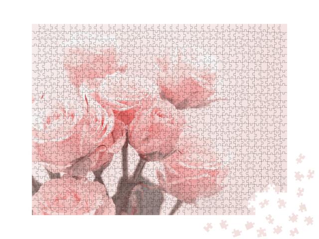 Puzzle 1000 Teile „Zartrosa Rosen in weichem Licht“
