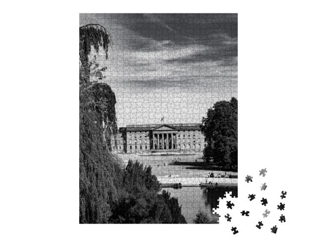 Puzzle 1000 Teile „Impression des Bergparks in Kassel, schwarz-weiß“