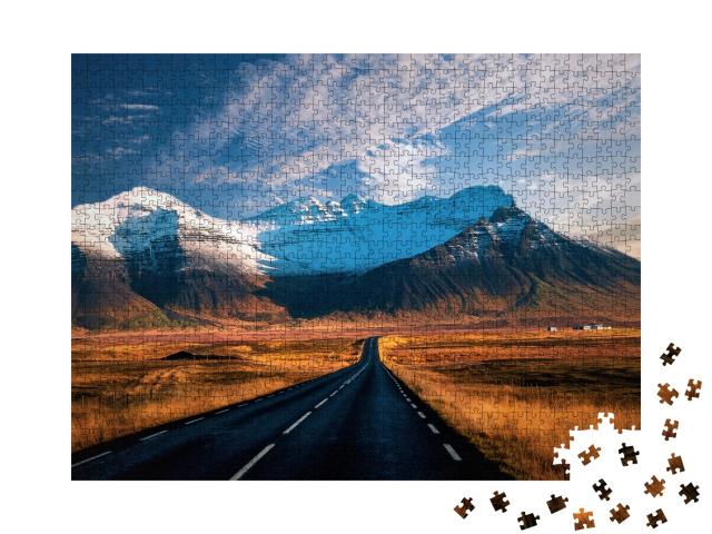 Puzzle 1000 Teile „Schöne Berge mit dramatischem Himmel entlang der Ringstraße, Route 1 in Island“