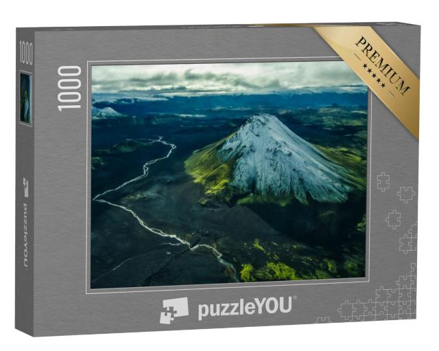 Puzzel 1000 stukjes „Luchtfoto van een rivier bij een besneeuwde vulkaan in IJsland“