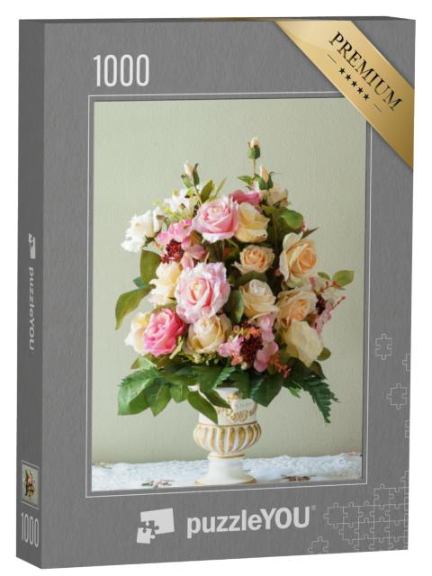 Puzzel 1000 stukjes „Een weelderig boeket bloemen in een vaas“