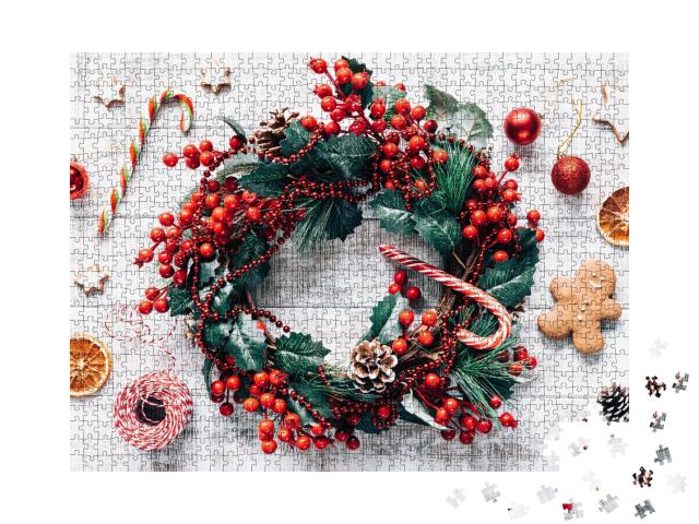 Puzzle 1000 Teile „Weihnachten: Winterkranz, Weihnachtsbaumschmuck und Lebkuchen“