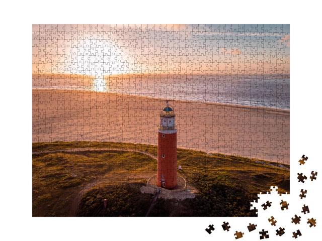 Puzzle 1000 Teile „Texel: Luftaufnahme von einem roten Leuchtturm, Niederlande“