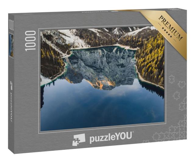 Puzzle 1000 Teile „Herbstlandschaft des Pragser Wildsees am Morgen, Dolomiten, Italien“
