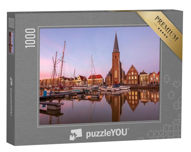 Puzzel 1000 stukjes „Zicht op de St Michaelskerk in Harlingen bij zonsondergang“