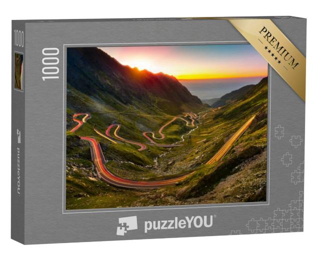 Puzzel 1000 stukjes „De Transfagarasanpas bij zonsondergang in Roemenië“