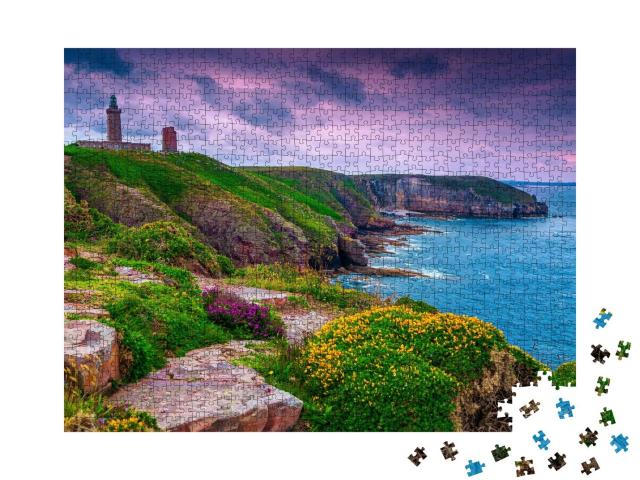Puzzle 1000 Teile „Leuchtturm von Cap Frehel an der felsigen Küstenlinie der Bretagne, Frankreich,“
