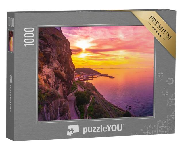 Puzzel 1000 stukjes „Oud stadscentrum van Castelsardo met oude steeg, Sardinië, Italië“