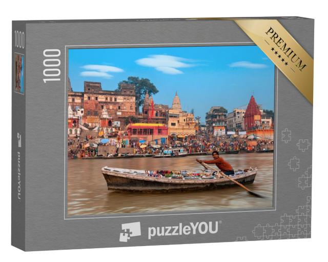 Puzzel 1000 stukjes „Uitzicht op de heilige ghats van Varanasi vanaf een zeilboot“