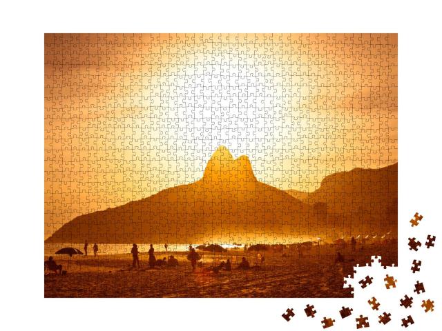 Puzzle 1000 Teile „Warmer Sonnenuntergang am Strand von Ipanema, Rio de Janeiro, Brasilien“