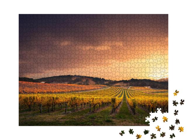 Puzzle 1000 Teile „Wunderschöner Sonnenuntergang über einem südaustralischen Weinberg“