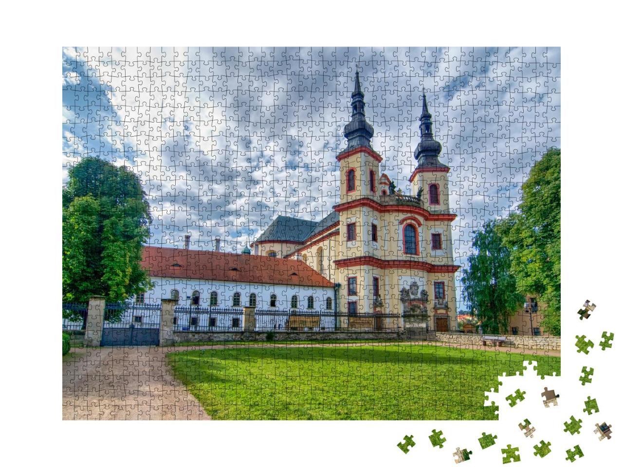 Puzzle 1000 Teile „Litomysl: Blick auf die Kirche nahe am Schloss, Tschechische Republik“