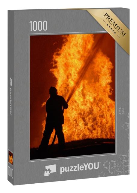 Puzzle 1000 Teile „Einsamer Feuerwehrmann im Kampf gegen das Feuer“