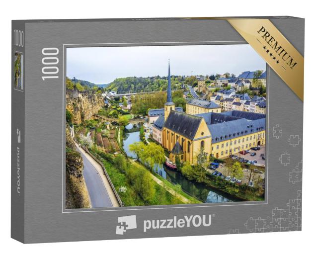 Puzzel 1000 stukjes „Panoramisch uitzicht op Luxemburg met de rivier de Alzette en de kerk St Jean du Grund“