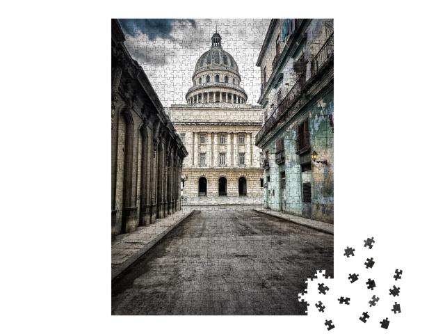 Puzzle 1000 Teile „Straße mit baufälligen Häusern zum Kapitol, Alt-Havanna“
