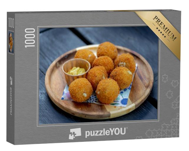 Puzzel 1000 stukjes „Bitterballen, een Nederlandse vleessnack, geserveerd met mosterd op een houten dienblad“