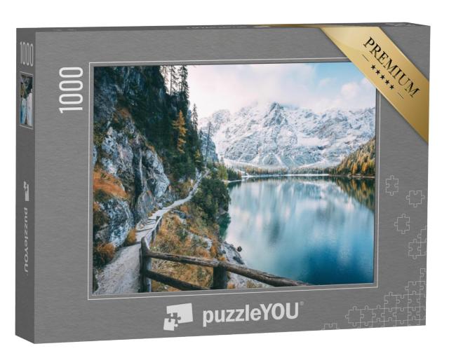 Puzzel 1000 stukjes „Het meer van Braies in de besneeuwde Dolomieten“