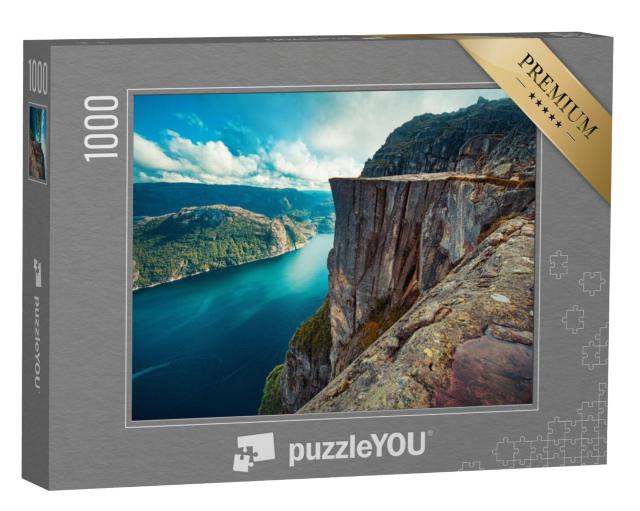 Puzzel 1000 stukjes „Lysefjord en Preikestolen klif zomer uitzicht in Noorwegen zonder mensen“