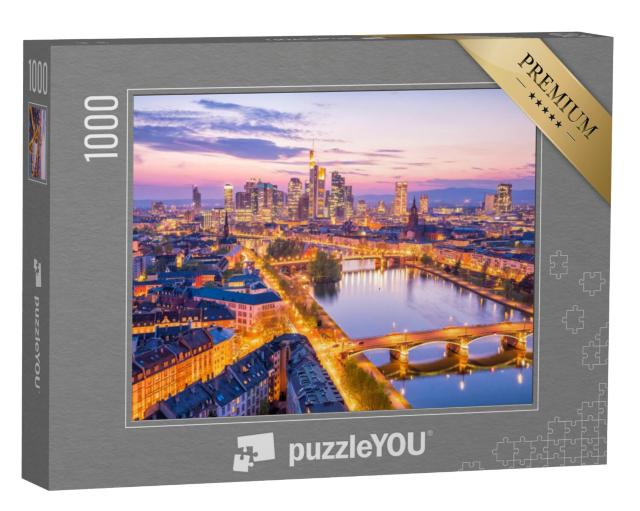 Puzzel 1000 stukjes „Skyline van Frankfurt bij schemering, Duitsland“