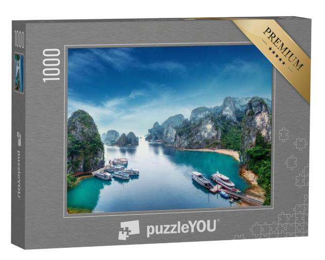 Puzzel 1000 stukjes „Toeristische jonken drijvend tussen kalksteenrotsen in Ha Long Bay, Vietnam“