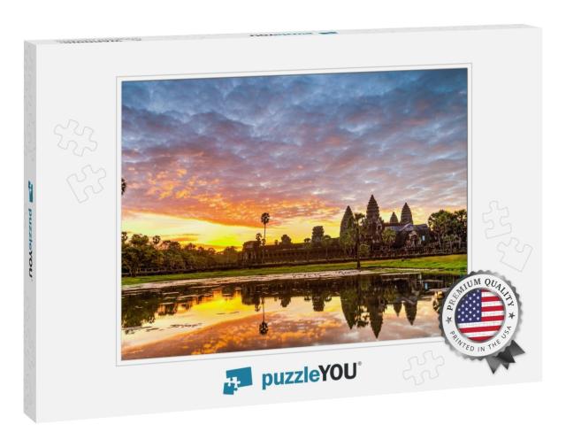 Status Silhouette of Angkor Wat in Sunrise, the Best Time... Jigsaw Puzzle