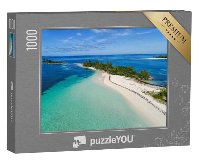 Puzzel 1000 stukjes „Luchtfoto van Munjack Cay met baai en strand in Abaco, Bahama's“